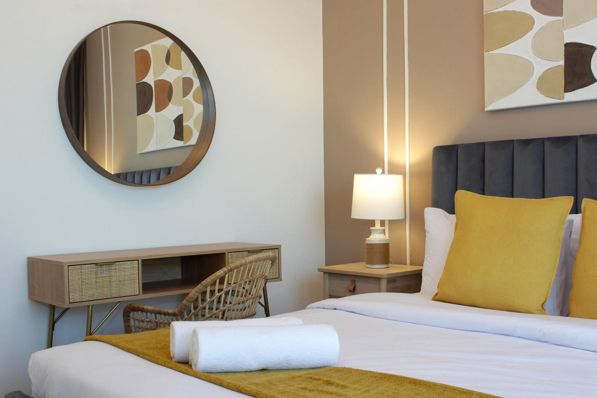 Rh -skyline Serenity, High-floor Oasis In Downtown, Walk To Burj Khalifa Dubai
