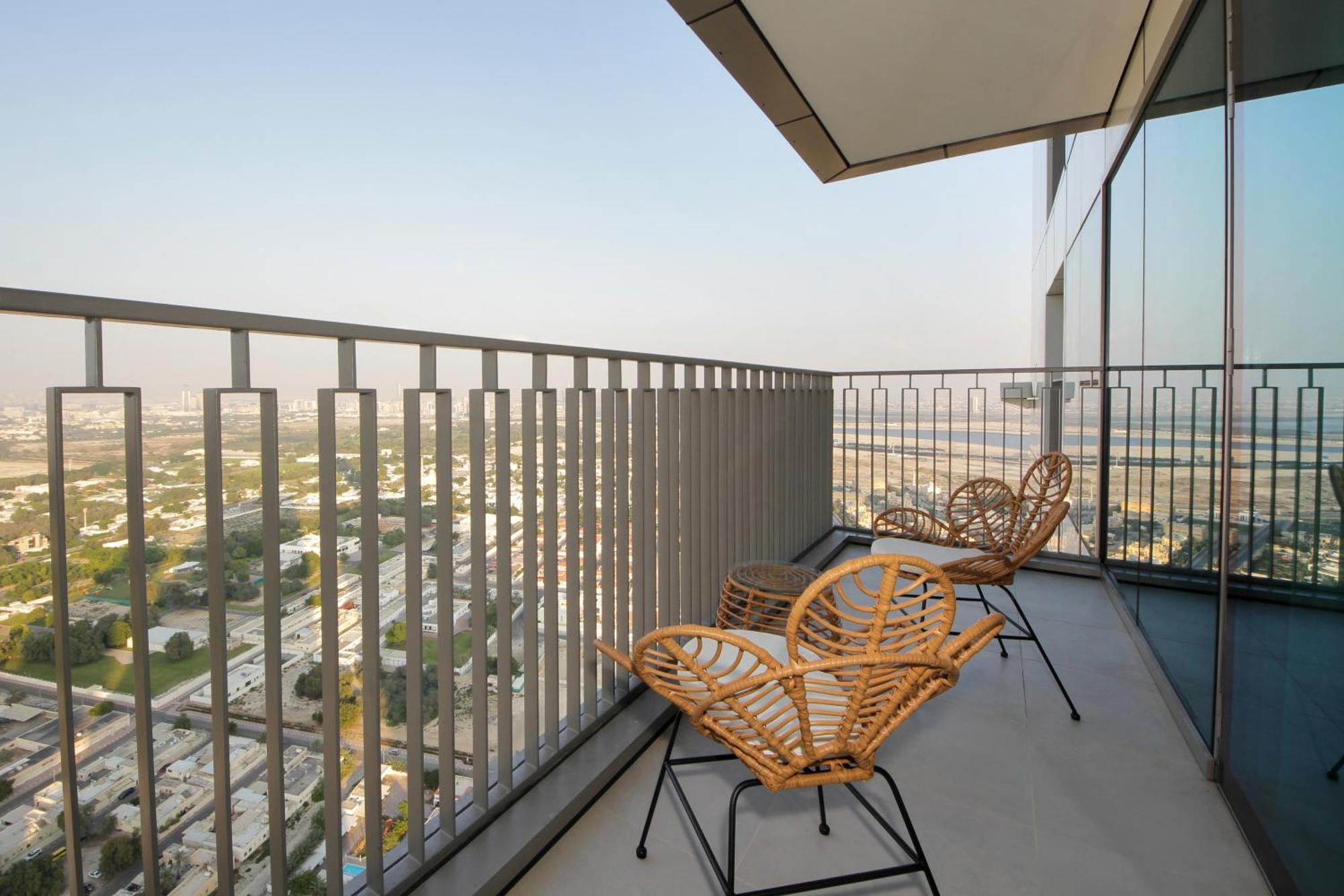 Rh -skyline Serenity, High-floor Oasis In Downtown, Walk To Burj Khalifa Apartment